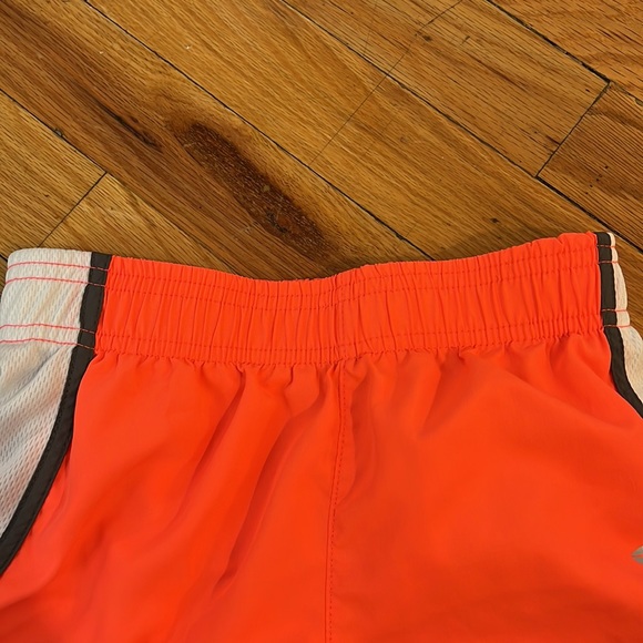 Girls Reebok sports shorts. - Picture 4 of 4